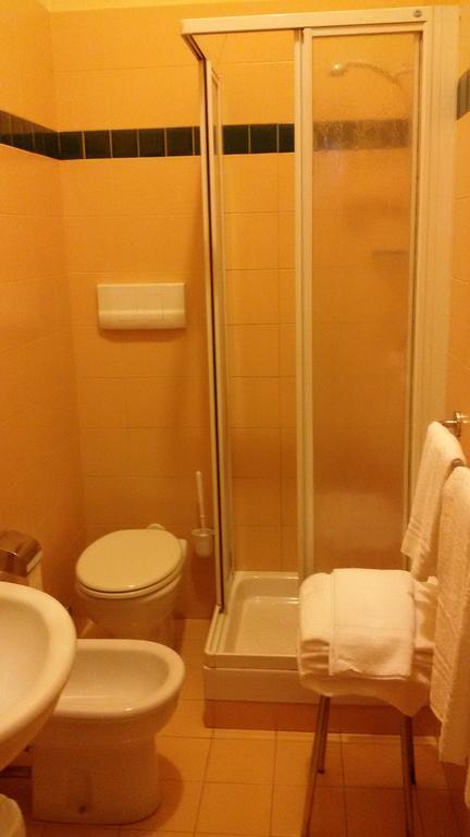 Hotel Quattro Strade ガルバニャーテ・ミラネーゼ エクステリア 写真